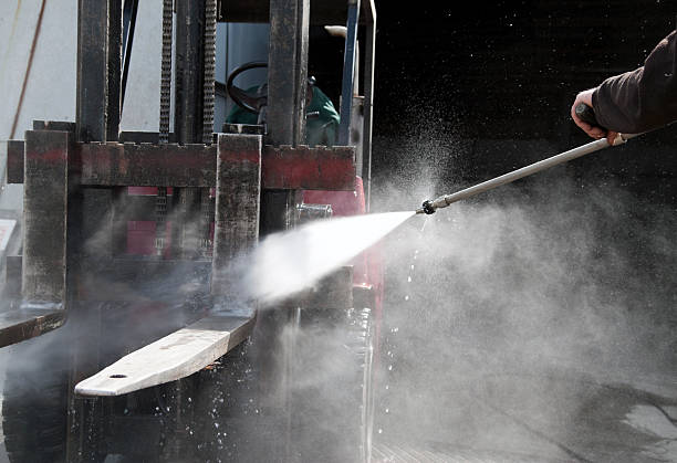 Why Choose Our Certified Pressure Washing Experts for Your Project Needs in Vandalia, OH?